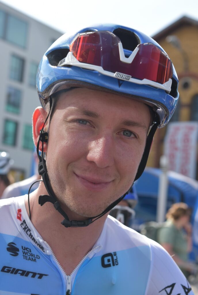 Tour de France: Kaden Groves wins solo, peloton arrives in Paris – France 24