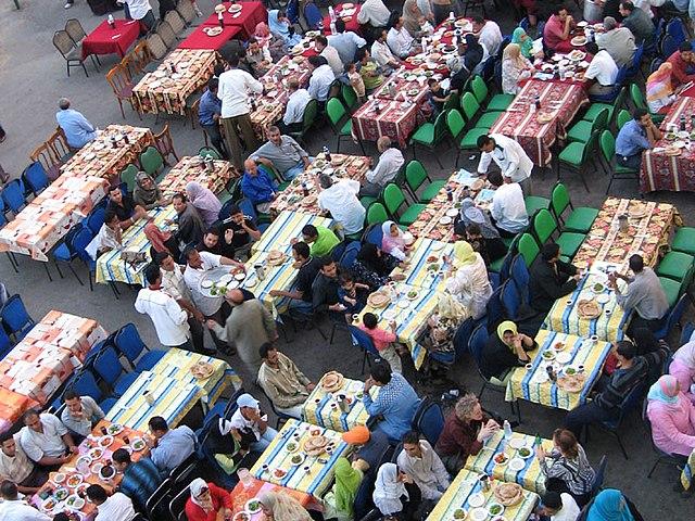 Iftar Appetite And Irony: When A Christian In Cairo Breaks The Ramadan Fast – Worldcrunch