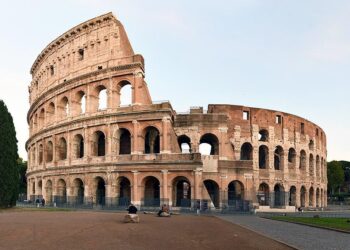 Disappointing photos show what it was really like to visit the Colosseum in Rome – Business Insider