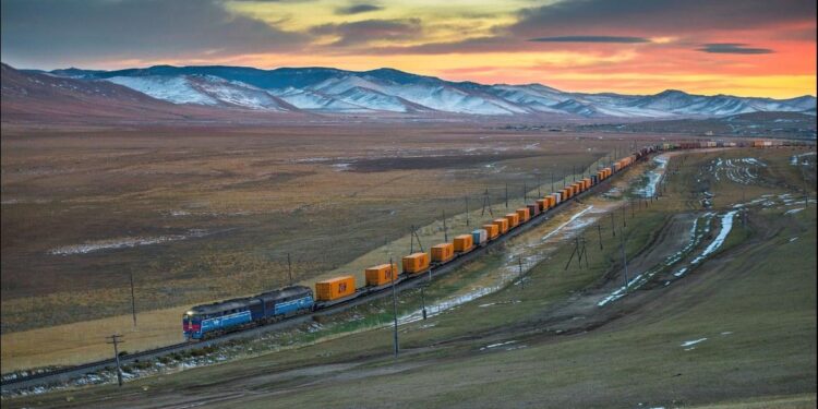 Total number of China-Europe freight trains departing from Xi’an exceeds 30,000 – People’s Daily Online