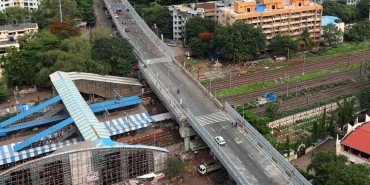 BMC inspects Vikhroli rail overbridge that waterlogged during Mumbai rains, plans drainage improvements – The Times of India