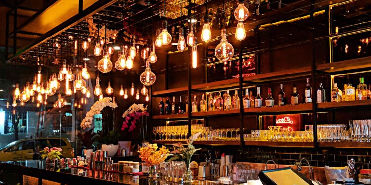Review of bars, entertainment and activities on Oceania Allura. – Cruise Critic