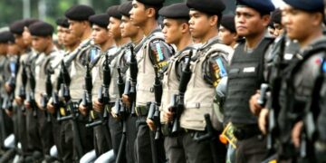 Indonesian police and students clash in protest against MPs’ allowance – Euronews.com