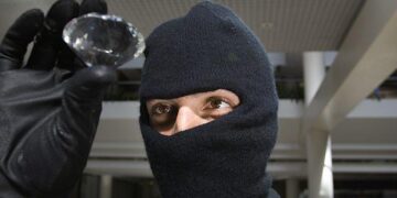 Surat’s Rs 32cr diamond ‘theft’ was staged: Cops say owner hoped to claim Rs 20 crore from insurance; tra – The Times of India