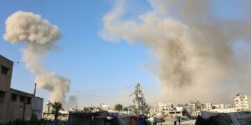 Gaza mother blames famine for halving daughter’s weight – BBC
