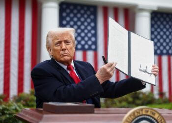 Trump Tariffs: India can get 25% off its tariffs if New Delhi stops buying Russian oil, says Trump’s trade – The Economic Times