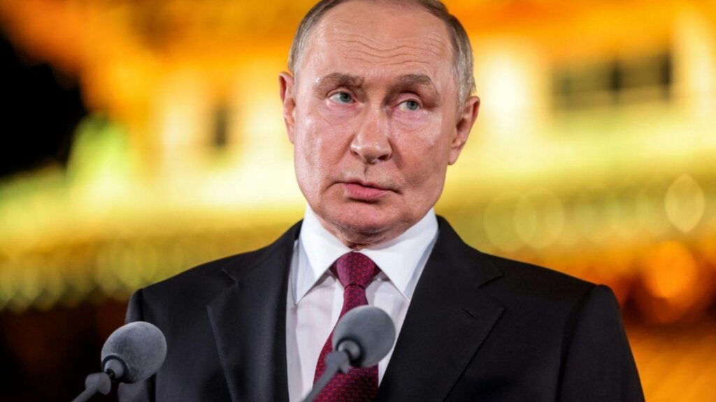 Putin Watches Navy Day From Afar as Ukrainian Drones Hit St Petersburg – UNITED24 Media