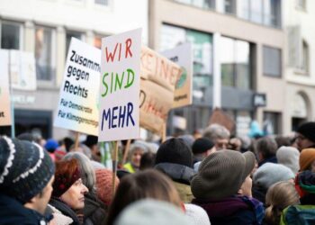 Thousands protest in Tel Aviv against the Israeli government’s move to expand the war in Gaza – Le Monde.fr
