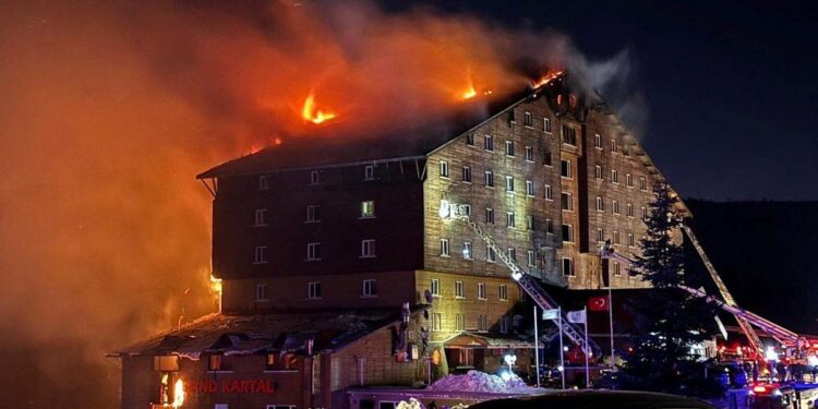 Hotel fire in India’s Kolkata kills 14 – Reuters