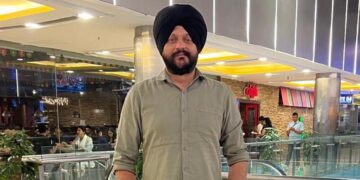 Finance ministry official killed after BMW hits his motorcycle in Delhi, wife injured | Latest News India – Hindustan Times