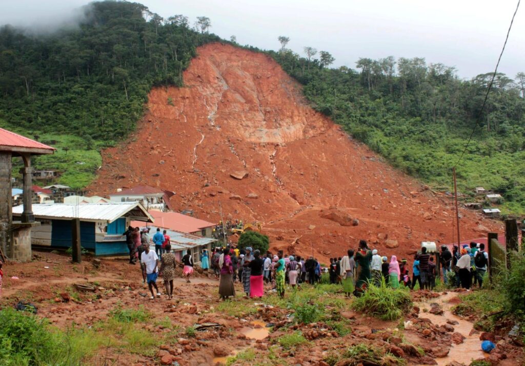 China: Xi’an mudslide leaves 21 dead – DW