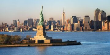 New York’s commuter rail system averts possible strike as unions ask Trump for help – yahoo.com