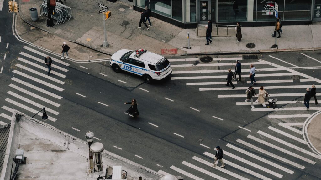 Many caught jaywalking close to pedestrian bridge in Ho Chi Minh City – VnExpress International
