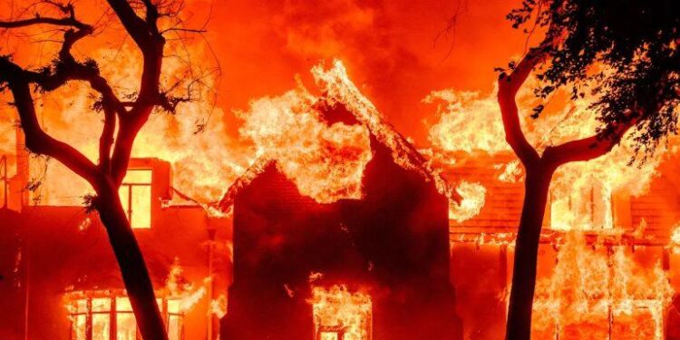 Devastating Fire Engulfs Kantamanto Market In Accra, Ghana – Travel Noire