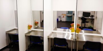 Bogota fights heroin overdoses with South America’s only supervised drug consumption room – AP News