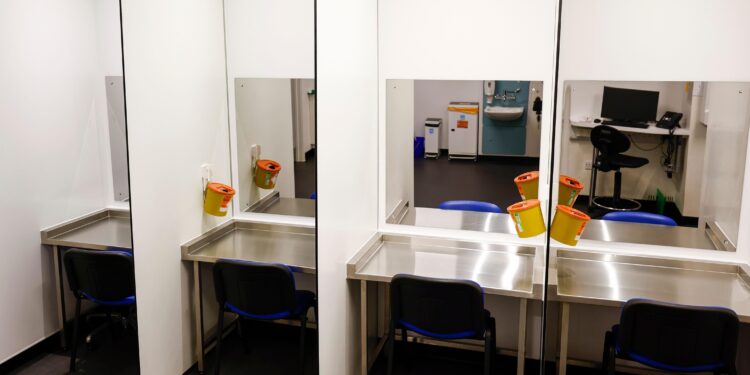 Bogota fights heroin overdoses with South America’s only supervised drug consumption room – AP News