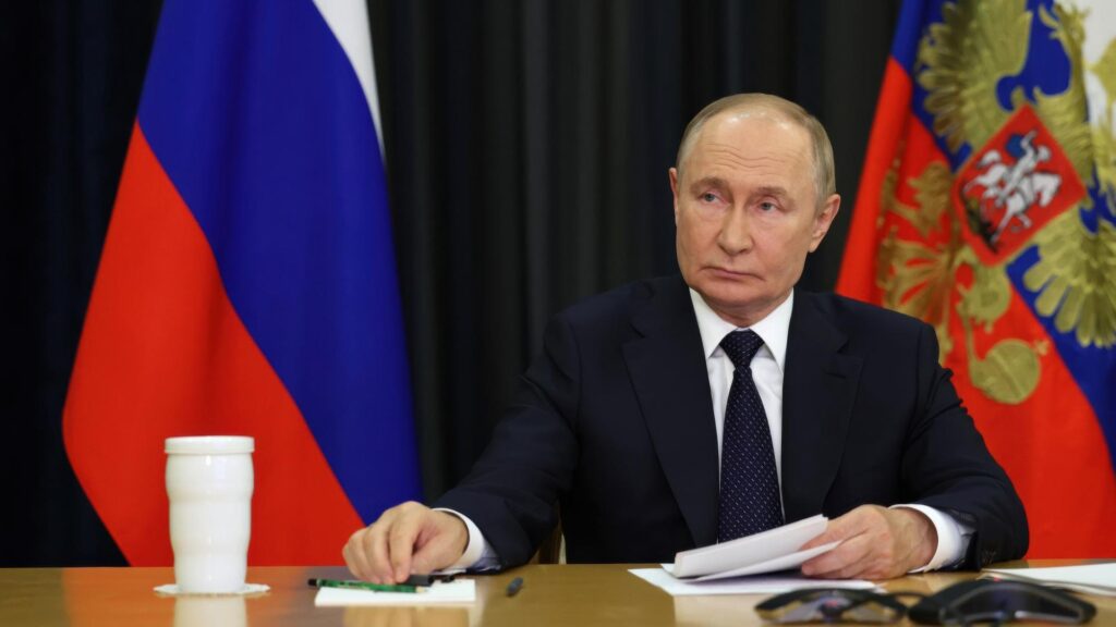 Putin says Russia is willing to abide by nuclear arms deal with the U.S. for 1 year after it expires – Los Angeles Times