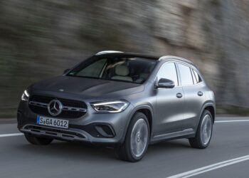 Video: Mercedes gets stuck in Surat beach swamp as stunt goes wrong – India Today