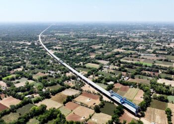 Mumbai-Ahmedabad Bullet Train to Open Fully by 2029, First Section Ready in 2027: Ashwini Vaishnaw – Deccan Herald