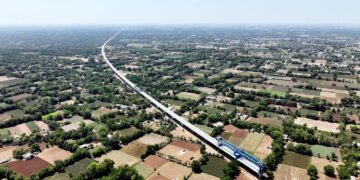 Mumbai-Ahmedabad Bullet Train to Open Fully by 2029, First Section Ready in 2027: Ashwini Vaishnaw – Deccan Herald