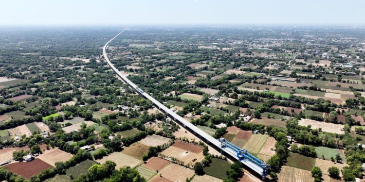 Mumbai-Ahmedabad Bullet Train to Open Fully by 2029, First Section Ready in 2027: Ashwini Vaishnaw – Deccan Herald