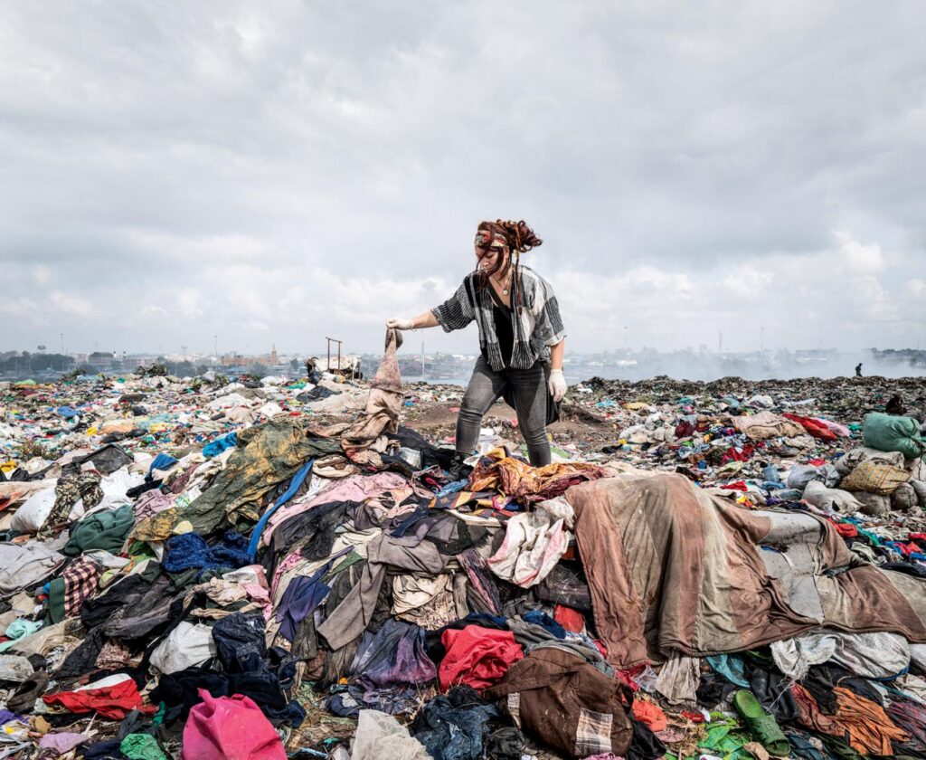 UK brands found in ‘fast fashion graveyard’ in African conservation area – unearthed.greenpeace.org