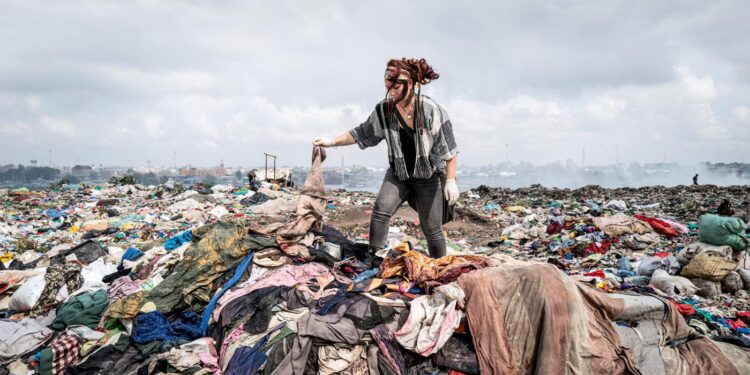 UK brands found in ‘fast fashion graveyard’ in African conservation area – unearthed.greenpeace.org