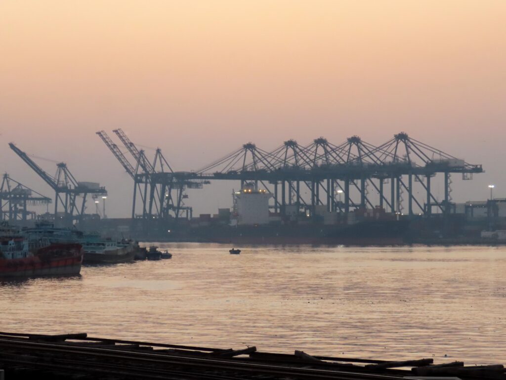 Karachi Port Attack Claims Debunked in India-Pakistan Conflict – Newsweek