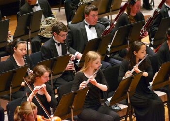 Feature: U.S. youth orchestra performs traditional Chinese music in N China – Xinhua