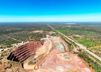 Protesters block Peru copper route used by large miners – Reuters