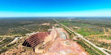 Protesters block Peru copper route used by large miners – Reuters