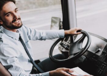 Drivers vs. Cyclists: A Battle for the Streets in Canada’s Largest City – The New York Times