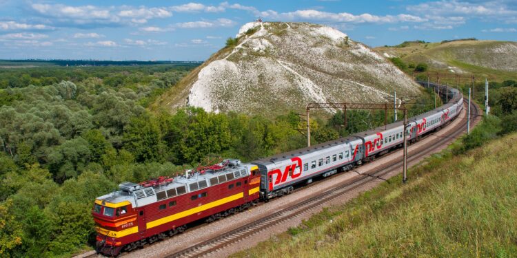 I rode premium class on a train across Kenya for $66. It felt like a first-class flight mixed with a safari. – Business Insider