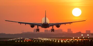 At least six people seriously injured on flight from Nigeria to Washington DC | United Airlines – The Guardian