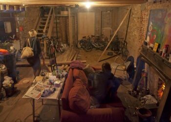 Squatters Stand Their Ground Amid Amsterdam’s Brutal Housing Crisis – Bloomberg.com