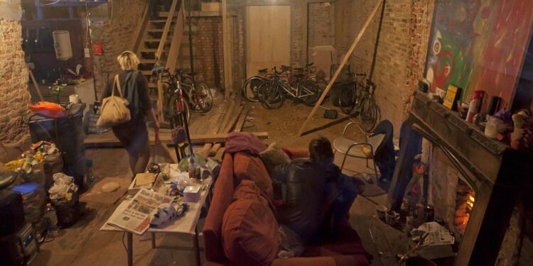 Squatters Stand Their Ground Amid Amsterdam’s Brutal Housing Crisis – Bloomberg.com