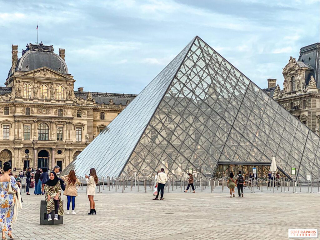 Everything we know about the Louvre jewellery heist – BBC