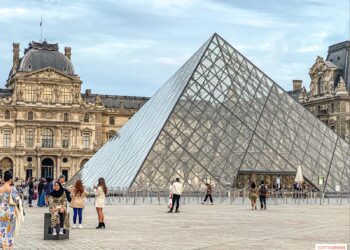 Everything we know about the Louvre jewellery heist – BBC