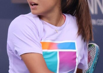 Emma Raducanu health issues lead to early exit at Ningbo Open – Tennis.com