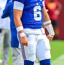 Giants completely fall apart after Jaxson Dart concussion in brutal loss to Bears – New York Post