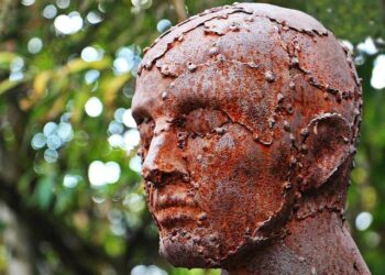 Ousted head of Algerian intelligence ‘flees country aboard speedboat’ – Middle East Eye