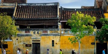 A Town Where All the World Is a Bar (Published 2007) – The New York Times