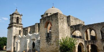 Hard-right former lawmaker José Antonio Kast leads in Chile’s polarizing presidential runoff – Los Angeles Times