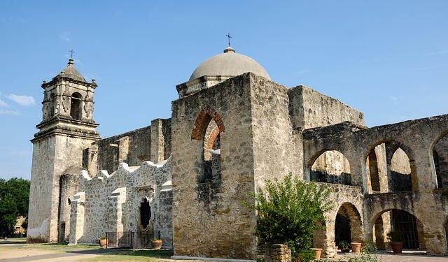 Hard-right former lawmaker José Antonio Kast leads in Chile’s polarizing presidential runoff – Los Angeles Times