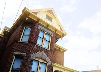 Cynthia Erivo Recalls “Instinct” To Protect Ariana Grande From Singapore Red Carpet Invader: “You Never Know” – Deadline