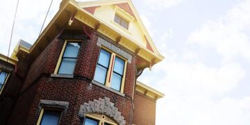 Cynthia Erivo Recalls “Instinct” To Protect Ariana Grande From Singapore Red Carpet Invader: “You Never Know” – Deadline