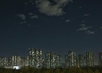 High-rise living in Nairobi’s Pipeline estate is stressful—how men and women cope – Phys.org