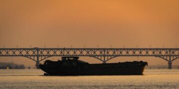 Nanjing Xinshengwei Yangtze River Bridge in China’s Jiangsu opens to public – People’s Daily Online