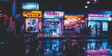 Egypt’s billboard boom strains eyes but raises profits – Reuters