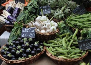 Vegetable prices ease in Ho Chi Minh City, remain high as domestic supply falls – Tuoi Tre News | The News Gateway to Vietnam